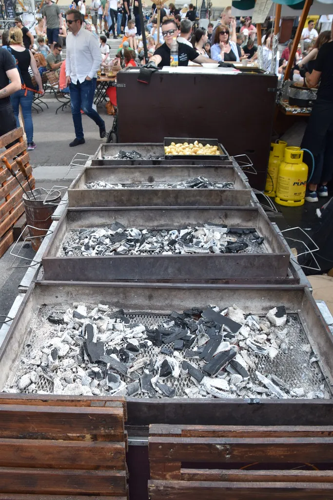 Odprta kuhna Friday street food market on Pogačarjev trg in Ljubljana