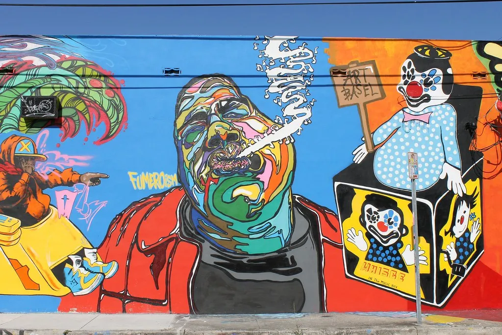 Wynwood mural street — Le Chick / La Birra Bar neighborhood context, alt: Wynwood Miami murals burger guide
