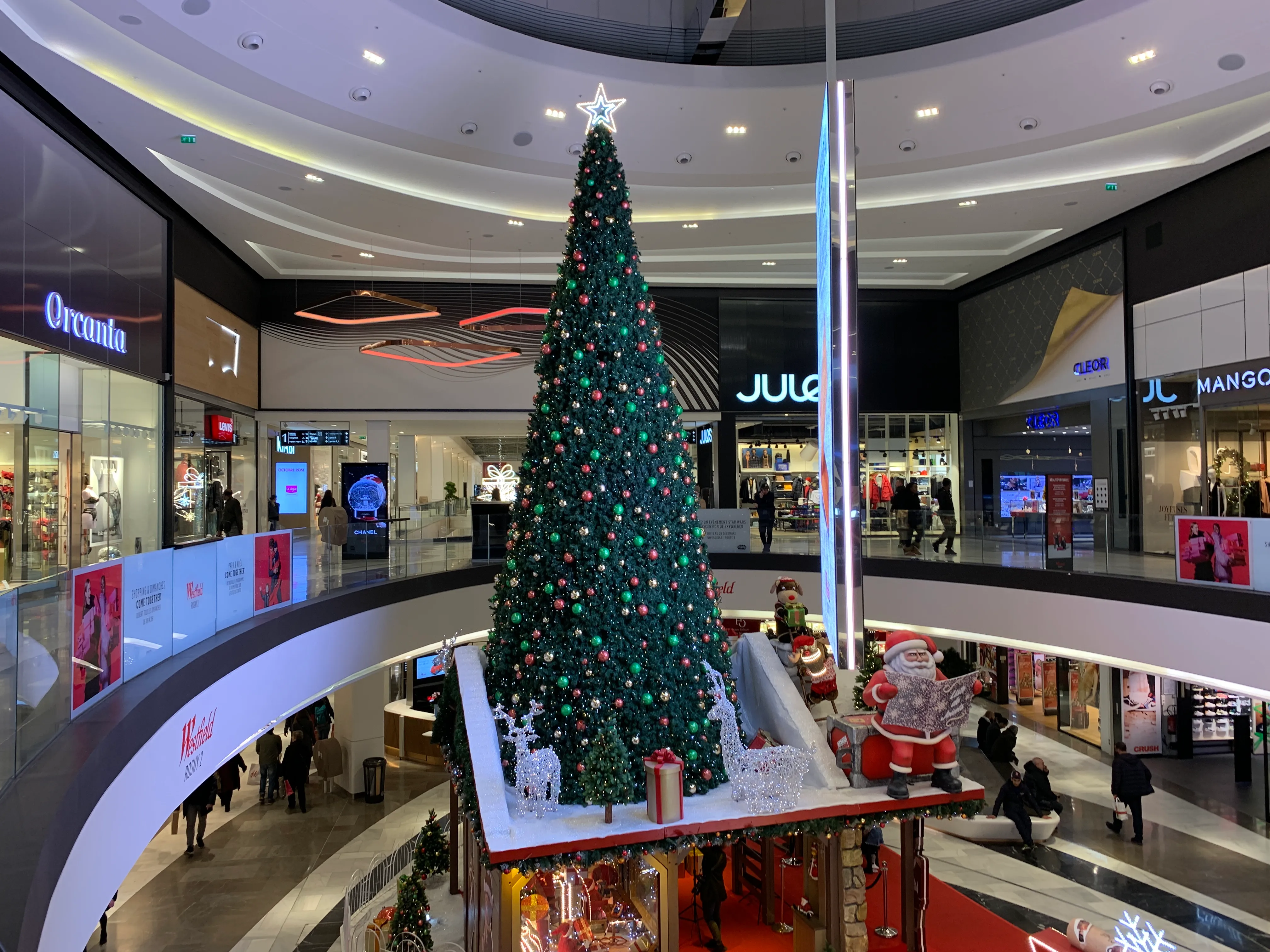 Interior of the Rosny 2 shopping center near Paris, home to the first Fatburger restaurant in France