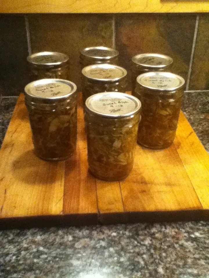 Jar of sweet pickle relish, the base of a Carl’s Jr. special sauce copycat mixed with ketchup