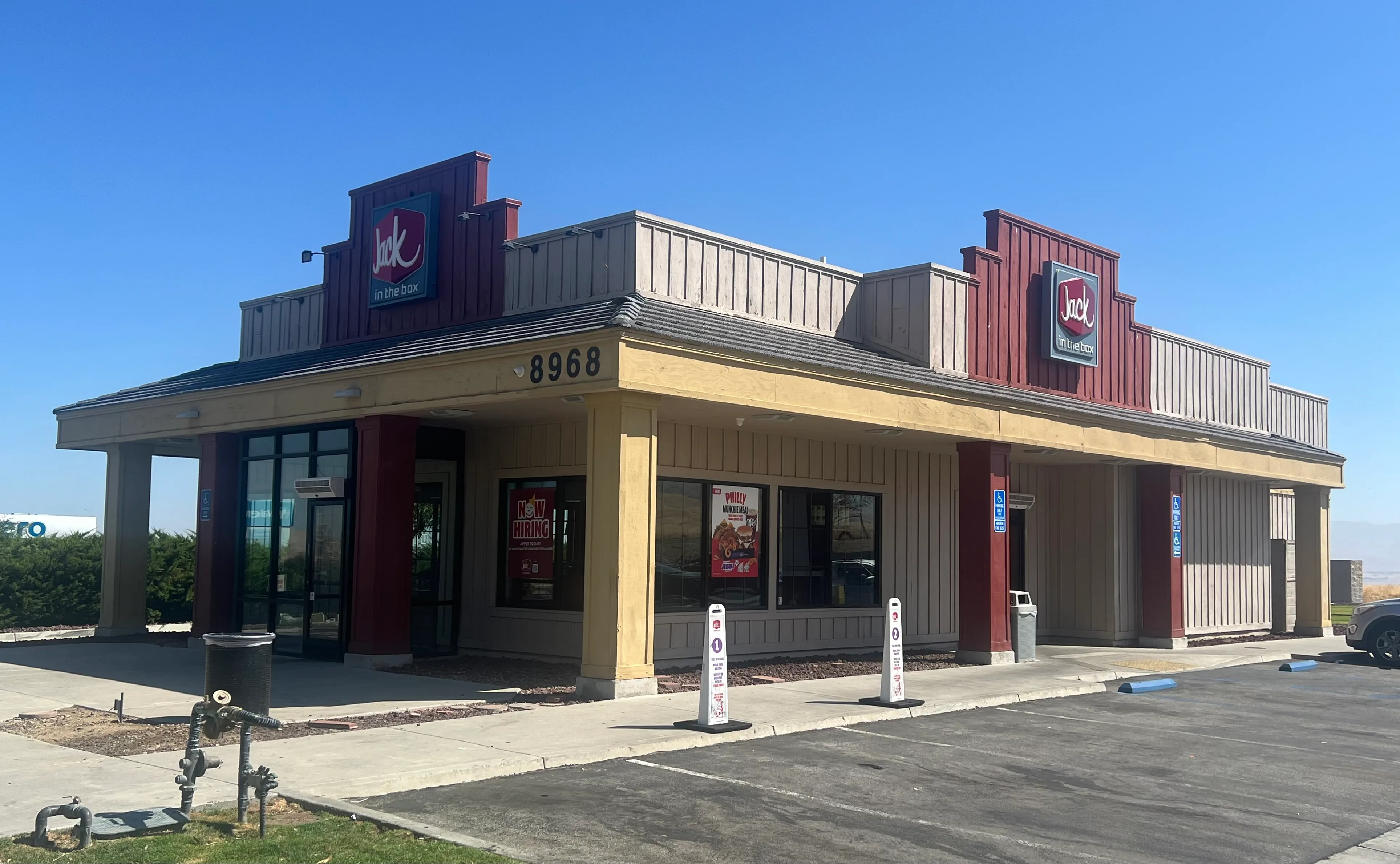 Jack in the Box restaurant in Lebec, California, where you can order the original Ultimate Cheeseburger