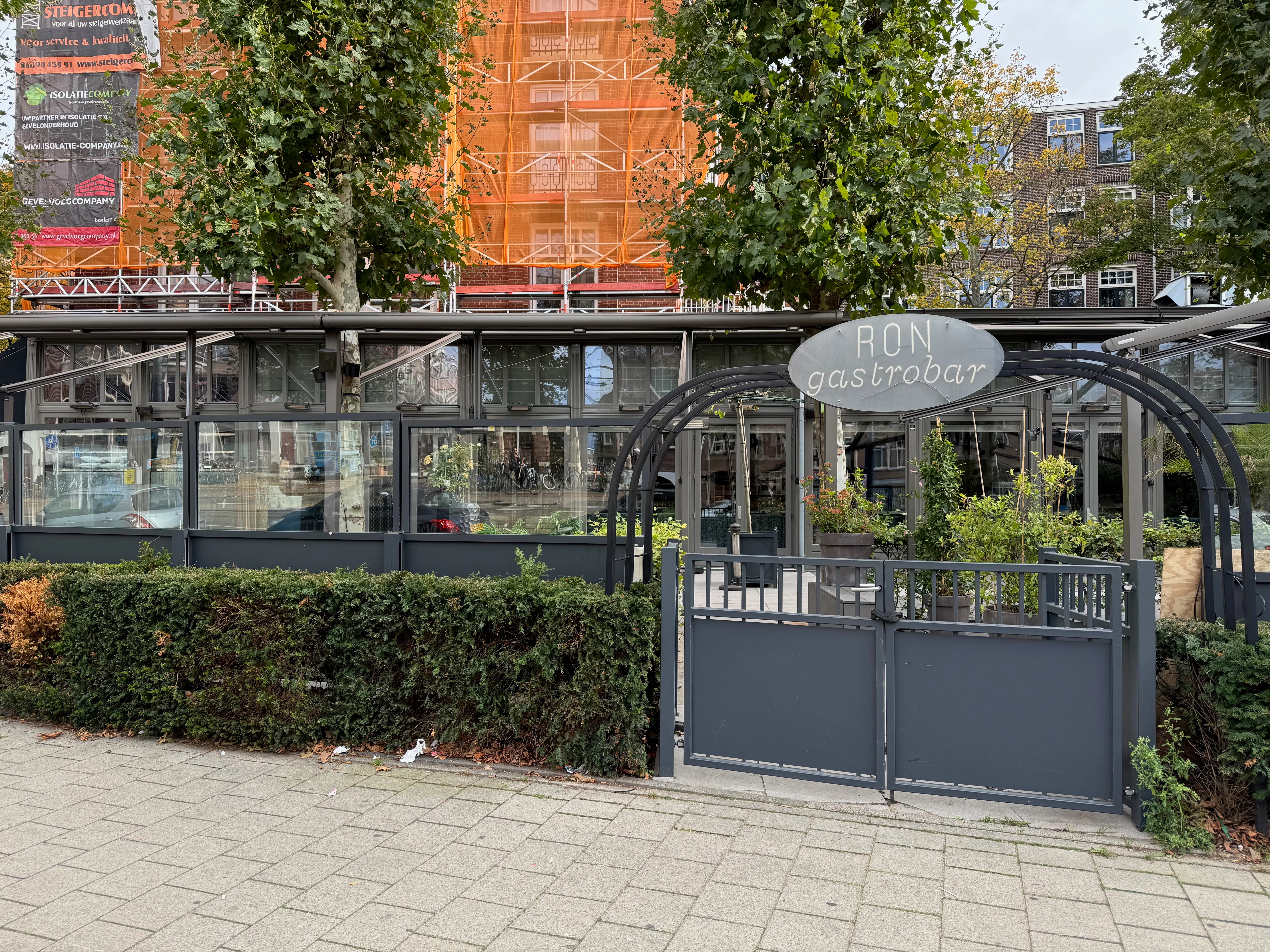 Terrasse de Ron Gastrobar sur la Sophialaan à Amsterdam, le gastrobar étoilé de Ron Blaauw