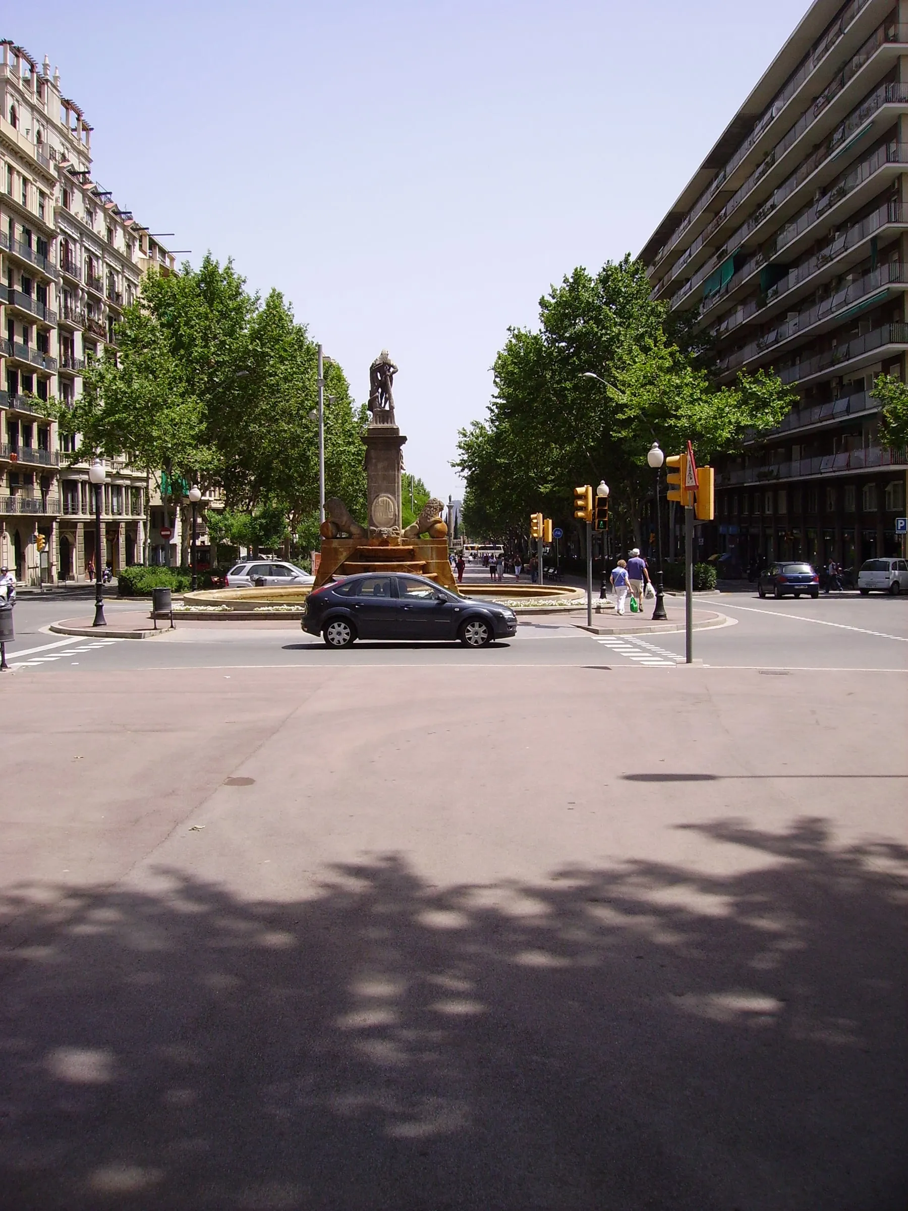 Le Passeig de Sant Joan et la fontaine d’Hercule à Barcelone, boulevard du Goiko 100 % sans gluten Sant Joan 58