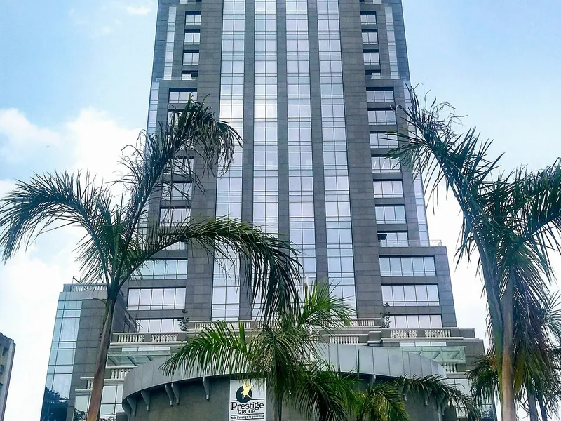 La Prestige Trade Tower sur Palace Road, à Bangalore, l'adresse des smash burgers Beyondburg
