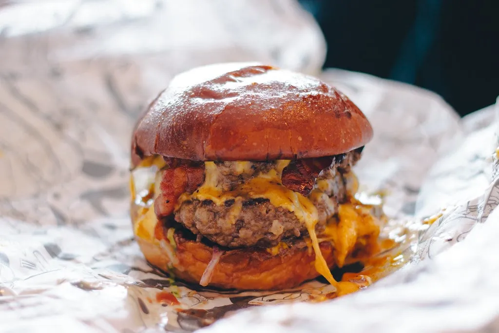 Cheeseburger au bacon et fromage fondu chez Original Patty Men à Digbeth, Birmingham