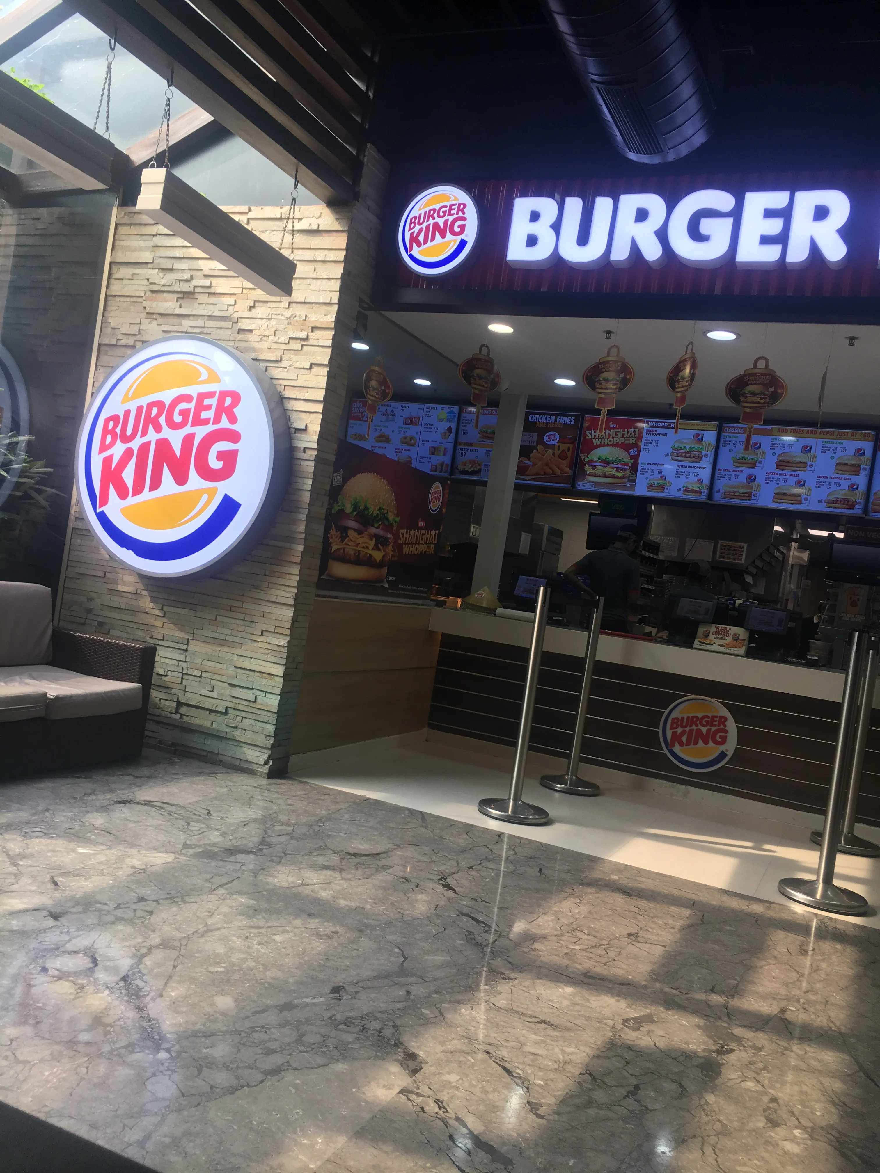 Burger King à New Delhi, ville du premier restaurant Burger King en Inde ouvert en 2014