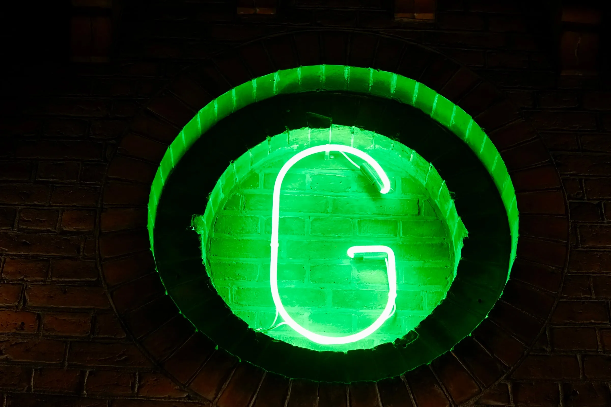Enseigne au néon de Gasoline Grill sur Bryggernes Plads, à Carlsberg Byen, Copenhague