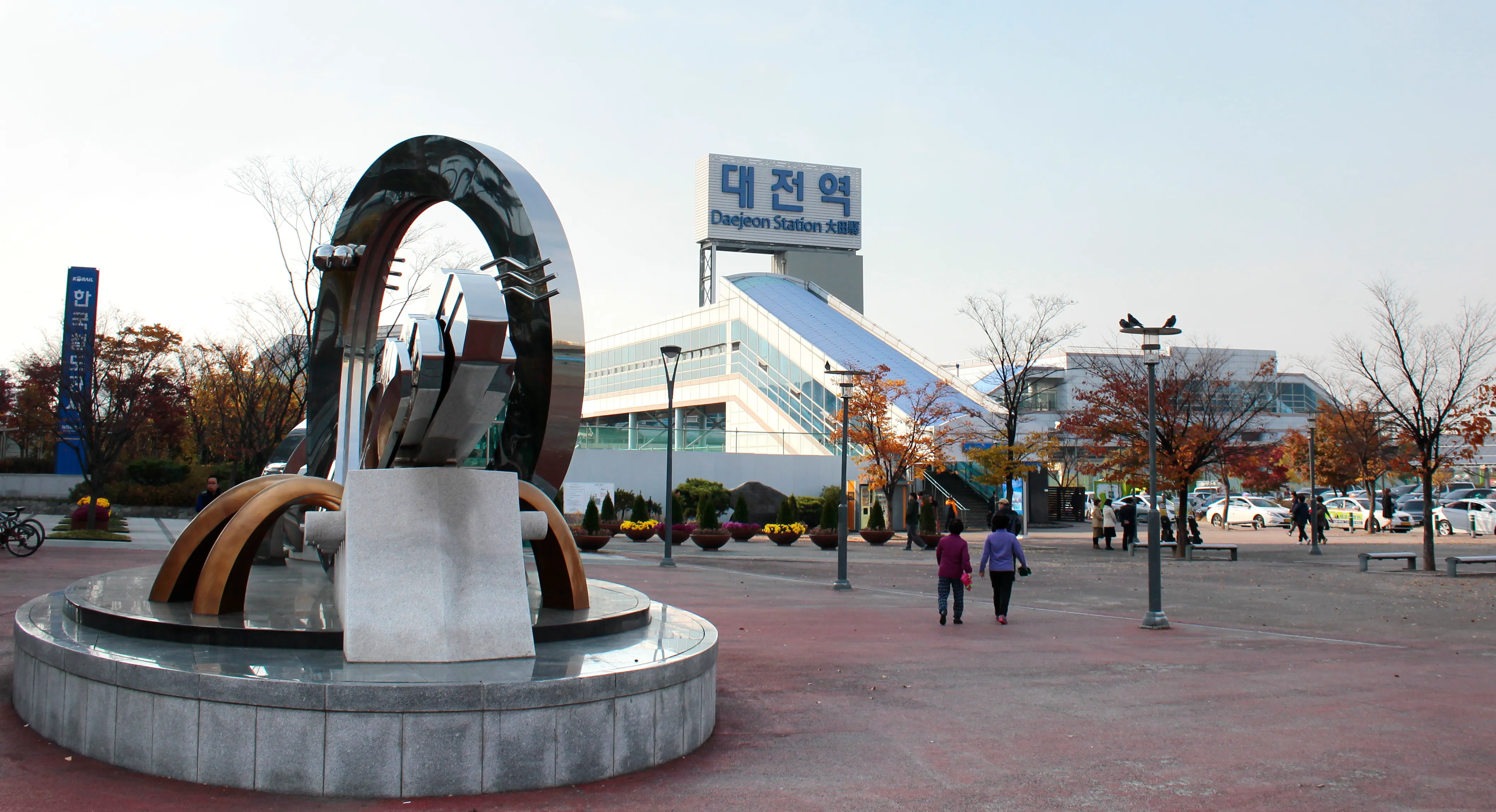 East side of Daejeon Station, the KTX stop near Taejon Burger in Dong-gu