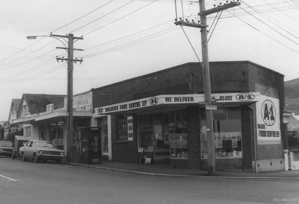 Photo d’archives de l’angle Highgate et Balmacewen Road, Māori Hill, Dunedin, vers 1975