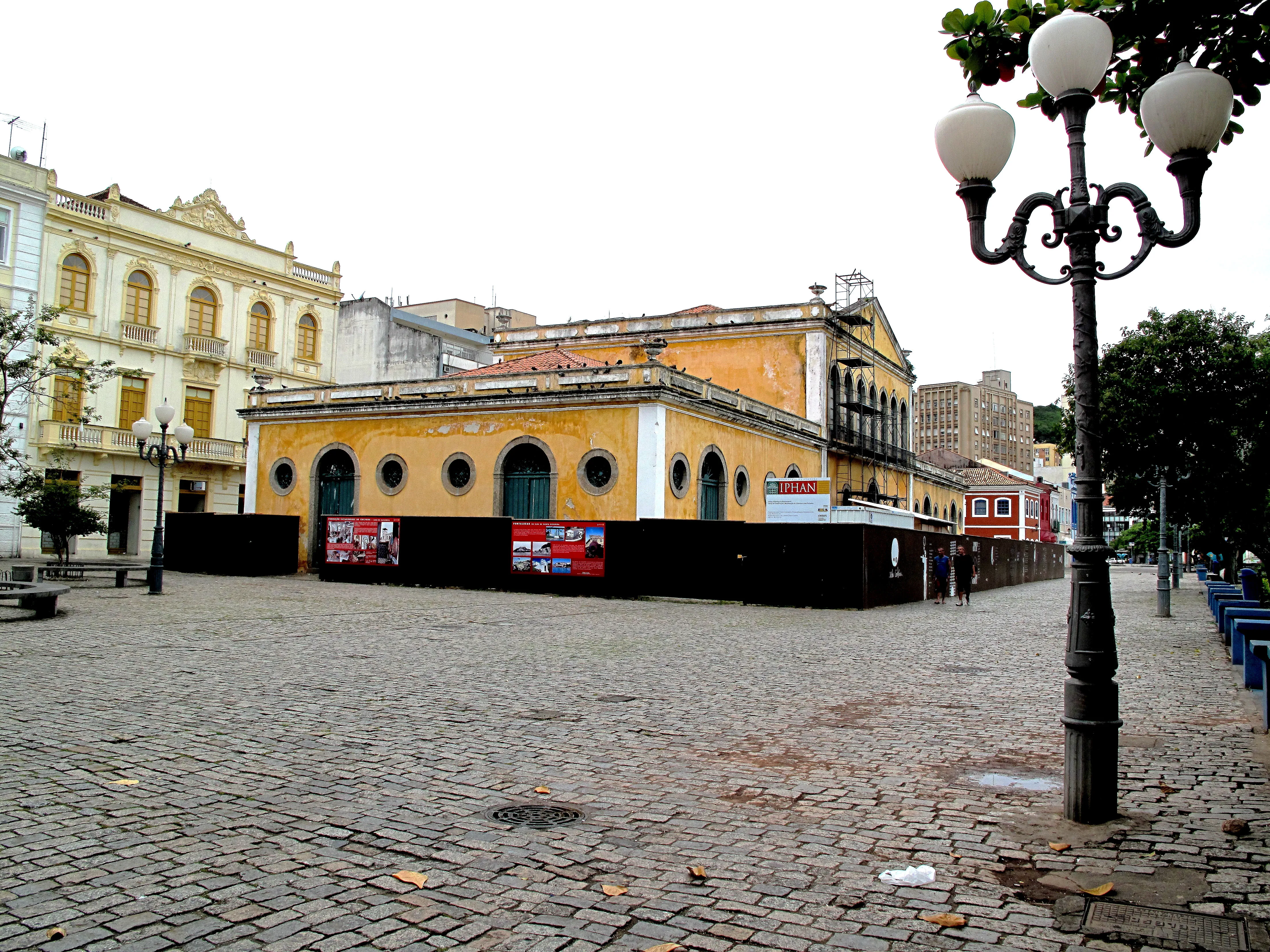 Largo da Alfândega square in Florianópolis Centro, the downtown district of Aly’s Classic Burger
