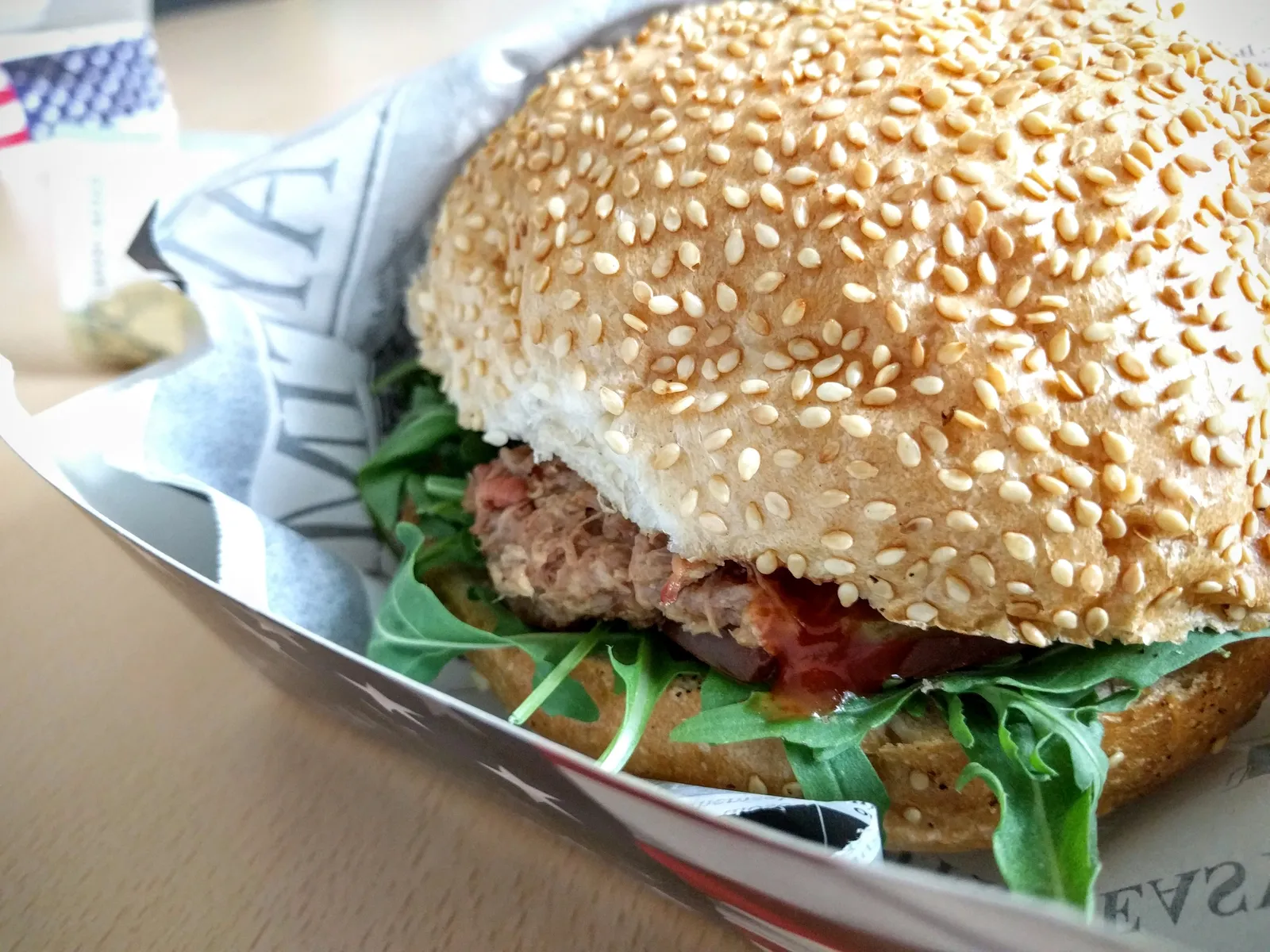 Burger au porc effiloché dans un pain au sésame, illustration du porc sur le bœuf du Wolf Burger de Bread Meats Bread à Glasgow