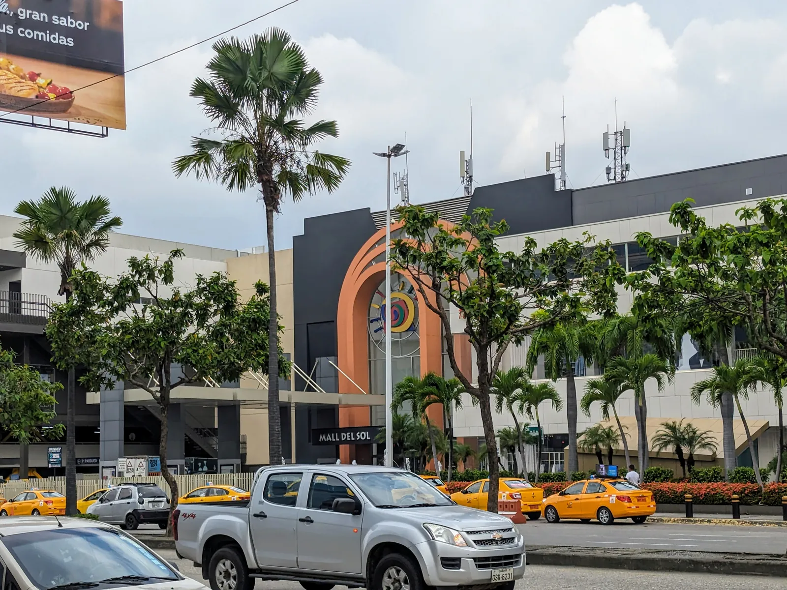 Entrance of Mall del Sol on Avenida Juan Tanca Marengo in Guayaquil, Ecuador, home to a NOE Sushi Bar branch