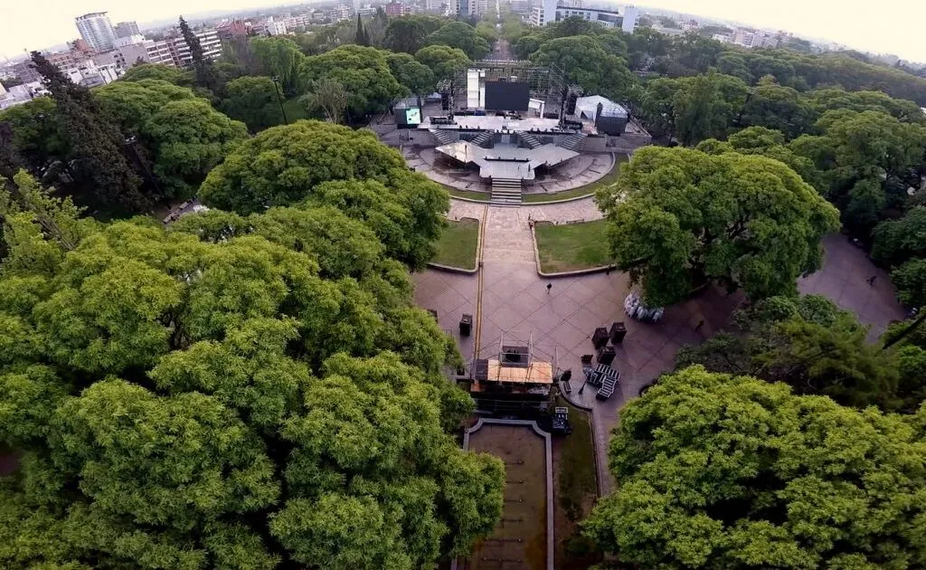 Aerial view of Plaza Independencia, the main square of Mendoza, three blocks from the AutoMostaza drive-thru on Av. Colón