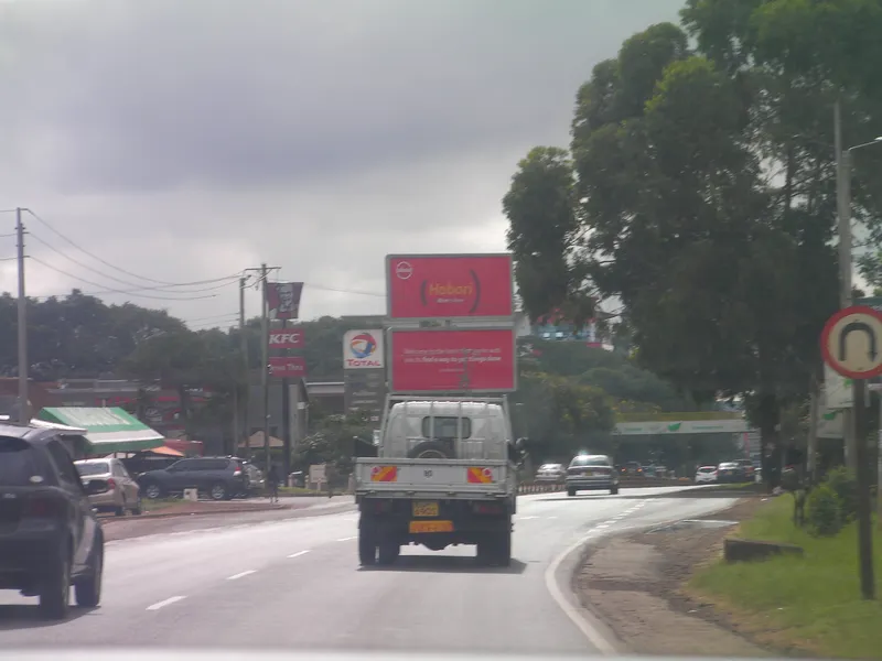 Restaurant de Kiran Jethwa à Nairobi : Waiyaki Way à Westlands, l'avenue d'ABC Place où F'EAST Bar & Kitchen a remplacé Seven Seafood & Grill