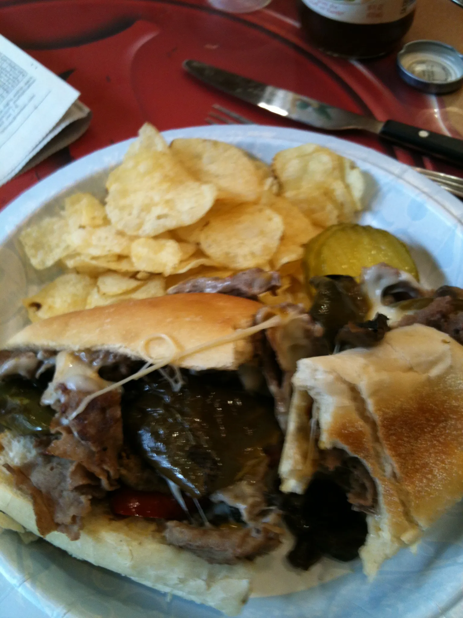 Philadelphia cheesesteak au bœuf émincé et fromage fondu, sandwich américain cité par Back Bay Nantes