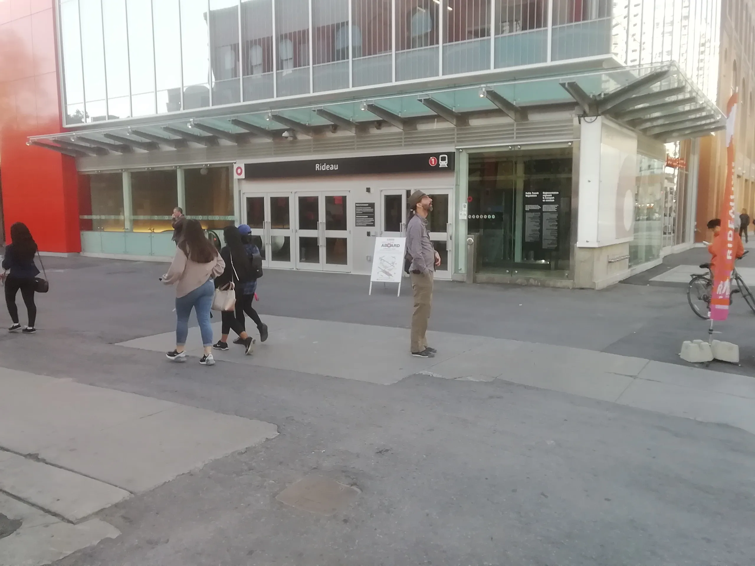 Rideau O-Train station entrance on the Confederation Line, with direct access to the CF Rideau Centre A&amp;W