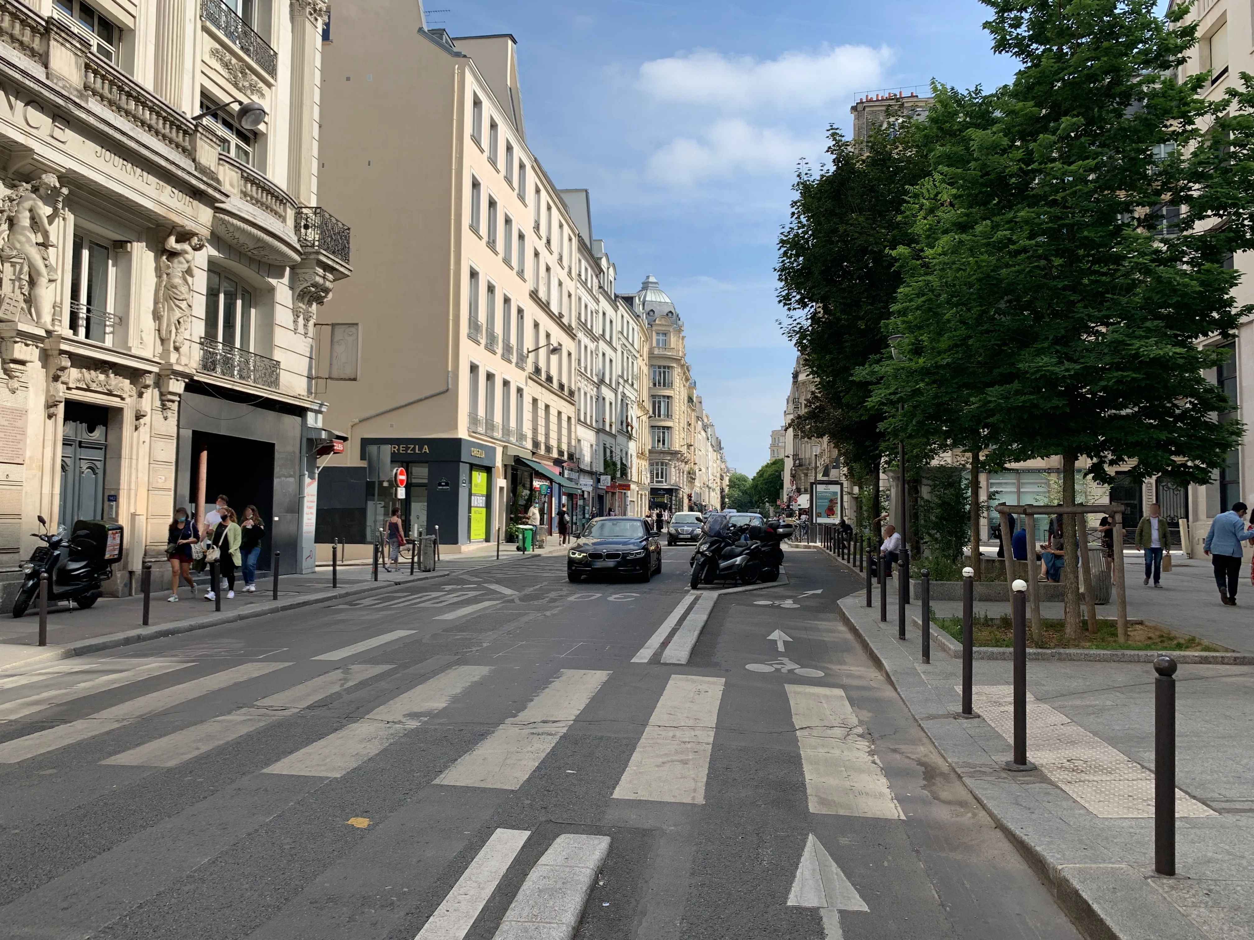 Rue Montmartre in Paris’s 2nd arrondissement, street of the first Junk smash burger restaurant at No. 114