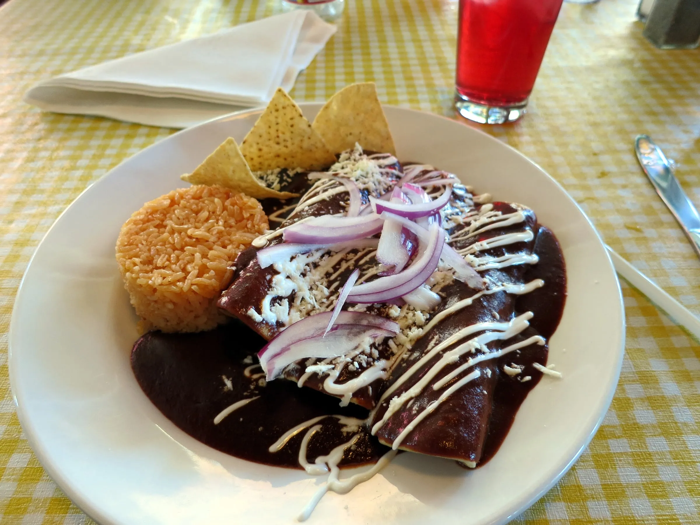 Enchilada au mole poblano, plat de cuisine poblane à commander en premier au Salón Mezcalli de Puebla (photo d’illustration)
