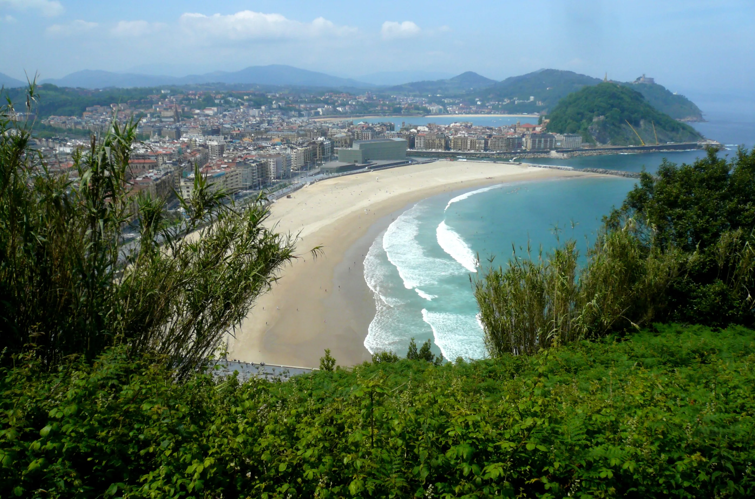 Zurriola beach and the Gros district of San Sebastián, home of the original La Burguessía burger restaurant