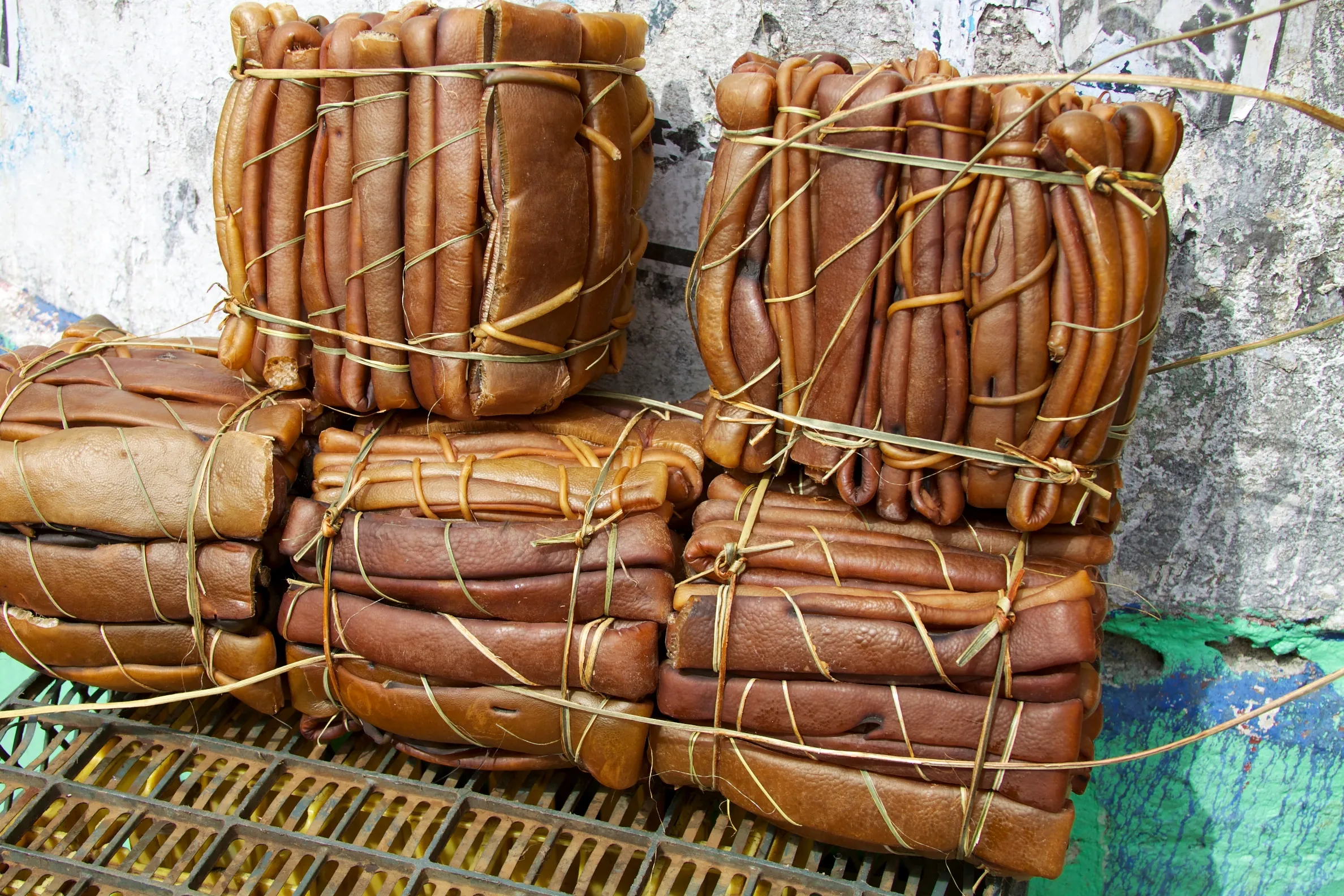 Dried cochayuyo bull kelp bundles for sale at a Chilean market