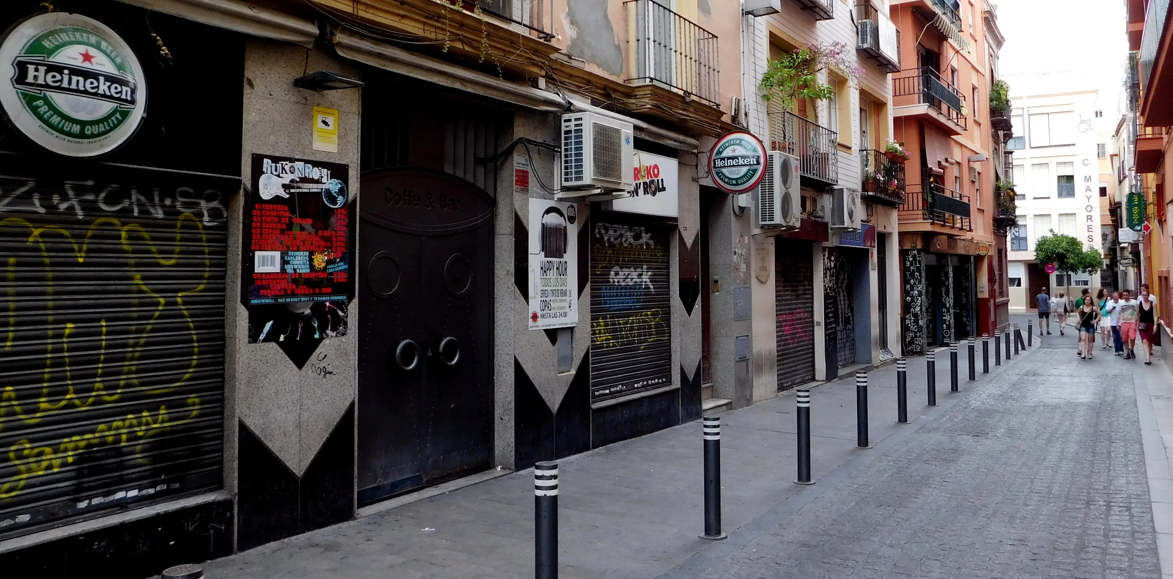 Calle Alfalfa in Seville’s Alfalfa quarter, the historic-centre district where Goiko Albareda 14 is located