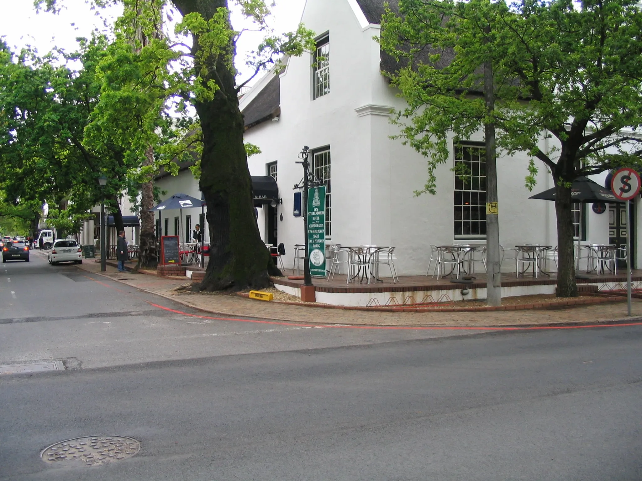 Andringa Street en el centro de Stellenbosch, junto al histórico Stellenbosch Hotel, cerca del Eikestad Mall y de RocoMamas