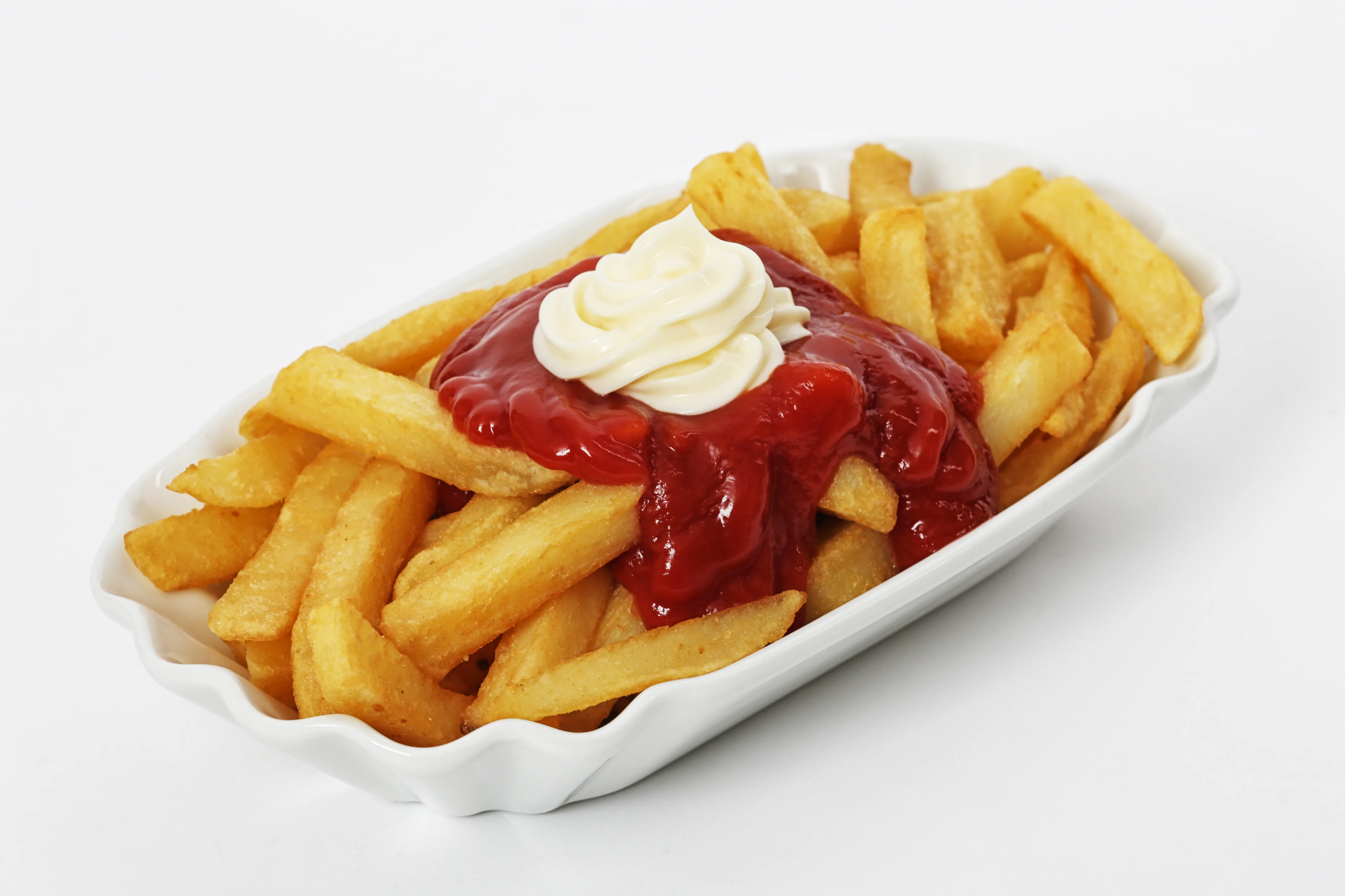 Pommes Weiß-Rot, patatas fritas con mayonesa y kétchup en los colores del VfB Stuttgart