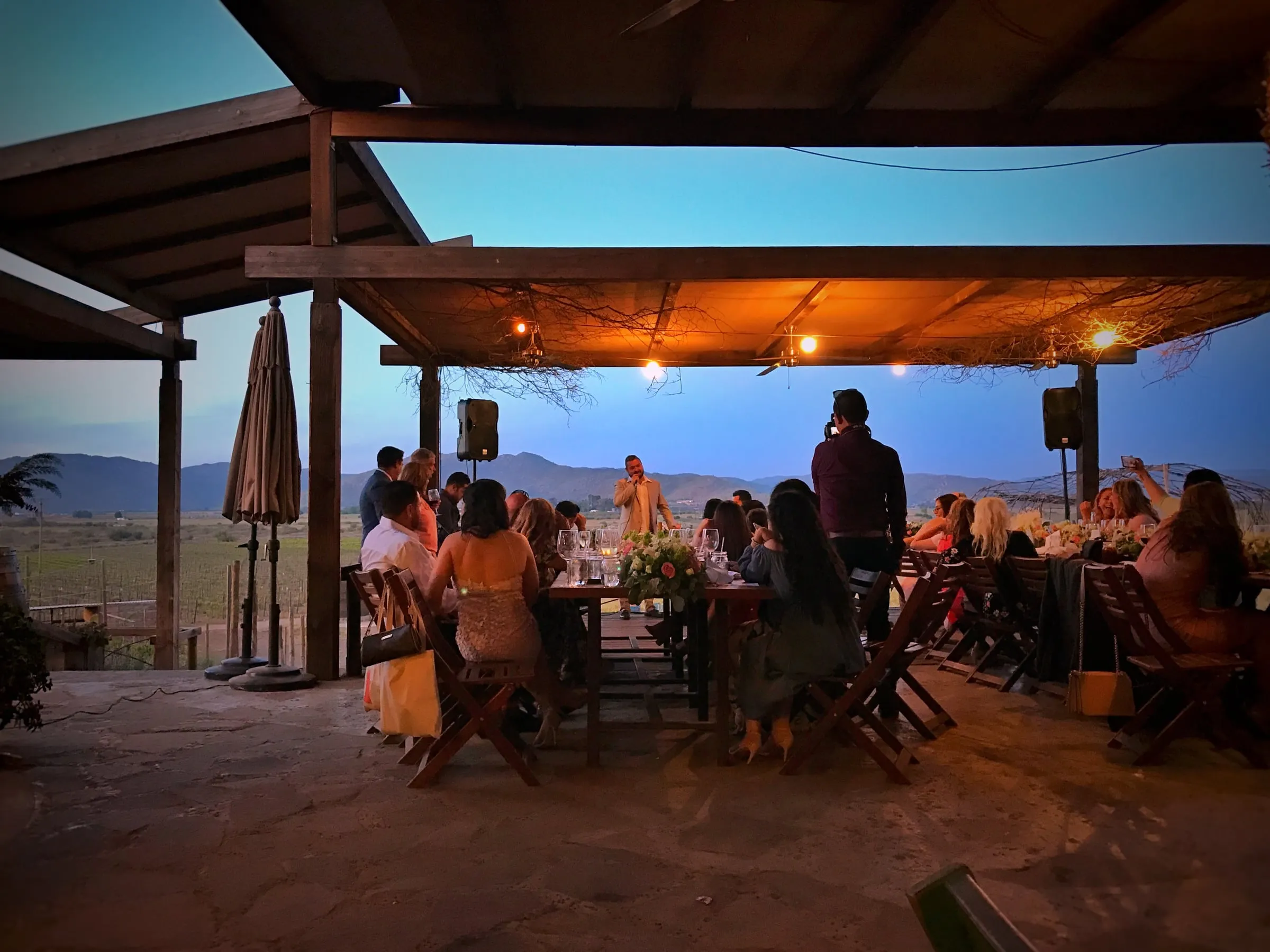 Salle en plein air de Finca Altozano, le restaurant de Javier Plascencia dans la vallée de Guadalupe