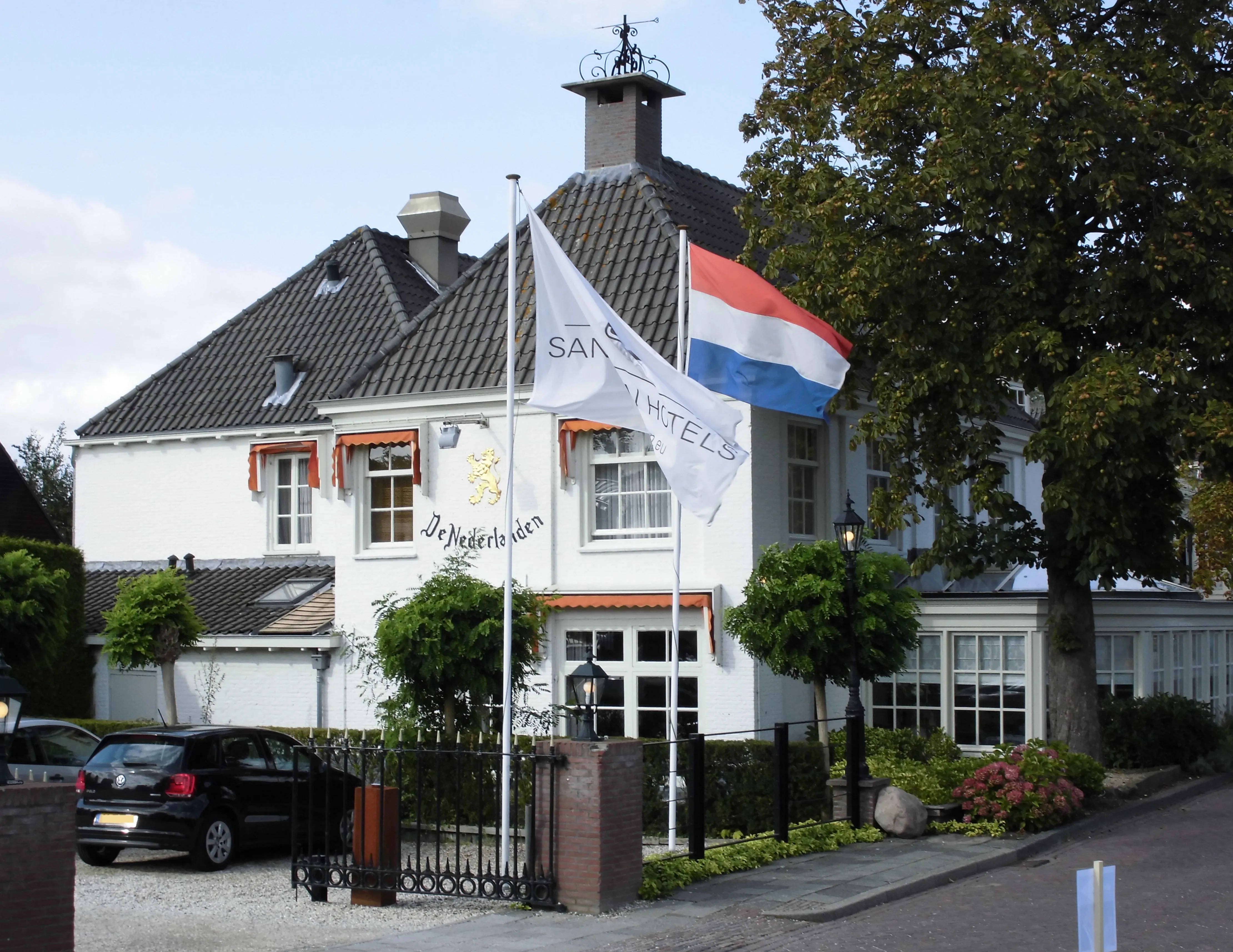 De Nederlanden in Vreeland, Wilco Berends’ one-star Michelin restaurant in a white listed building